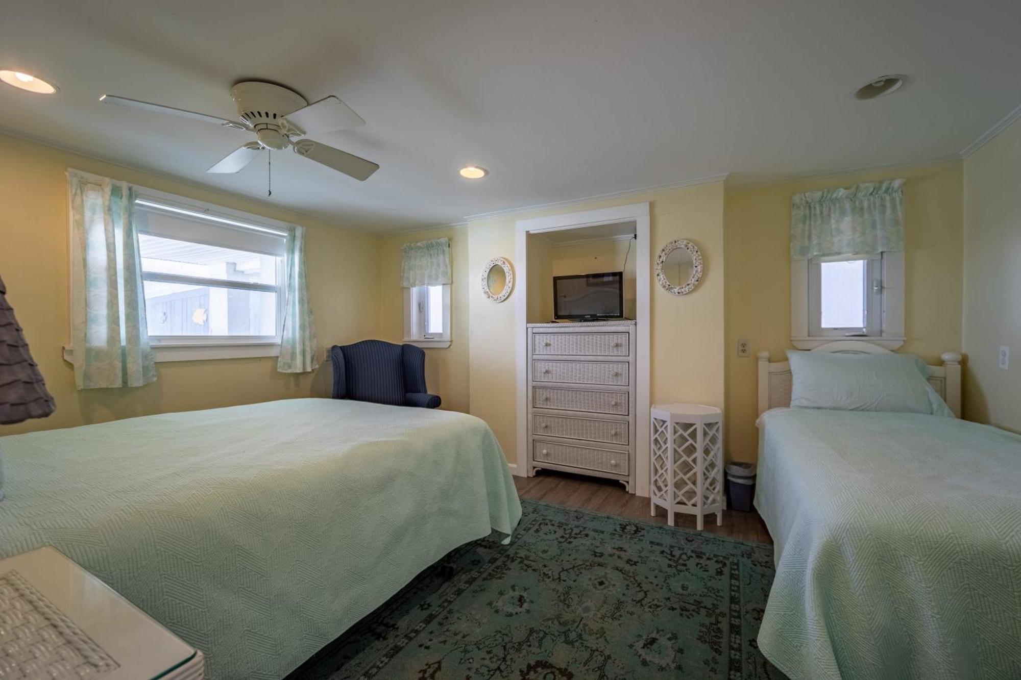 Apartment Ocean Front Nancy Claire 1 -bunker *